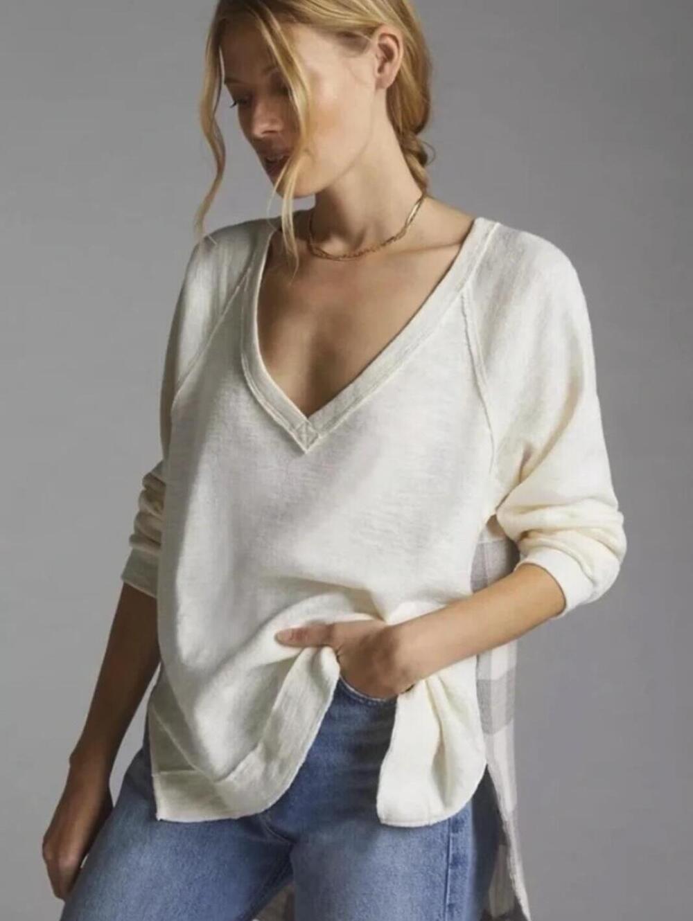 Pilcro Cream & Gray Plaid Back V-Neck Long Sleeve Sweater Tunic - Size - Medium